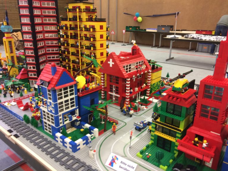 „Bau schlau mit Jesus“ – eine Lego-Stadt in Kayh